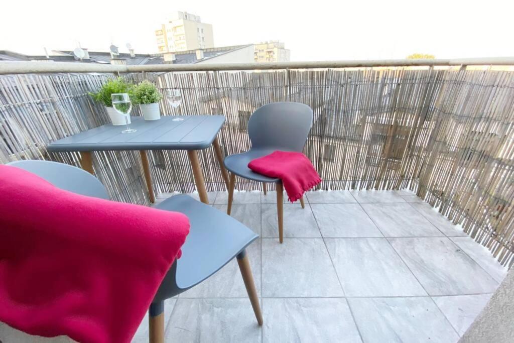 Style Apartment Next To Kazimierz And Old Town + Netflix Cracovia Esterno foto