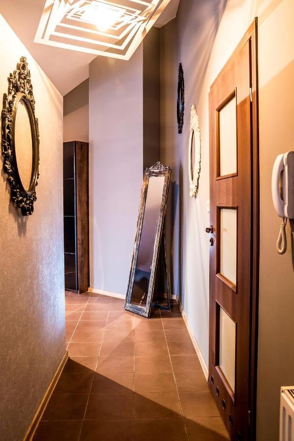 Style Apartment Next To Kazimierz And Old Town + Netflix Cracovia Esterno foto